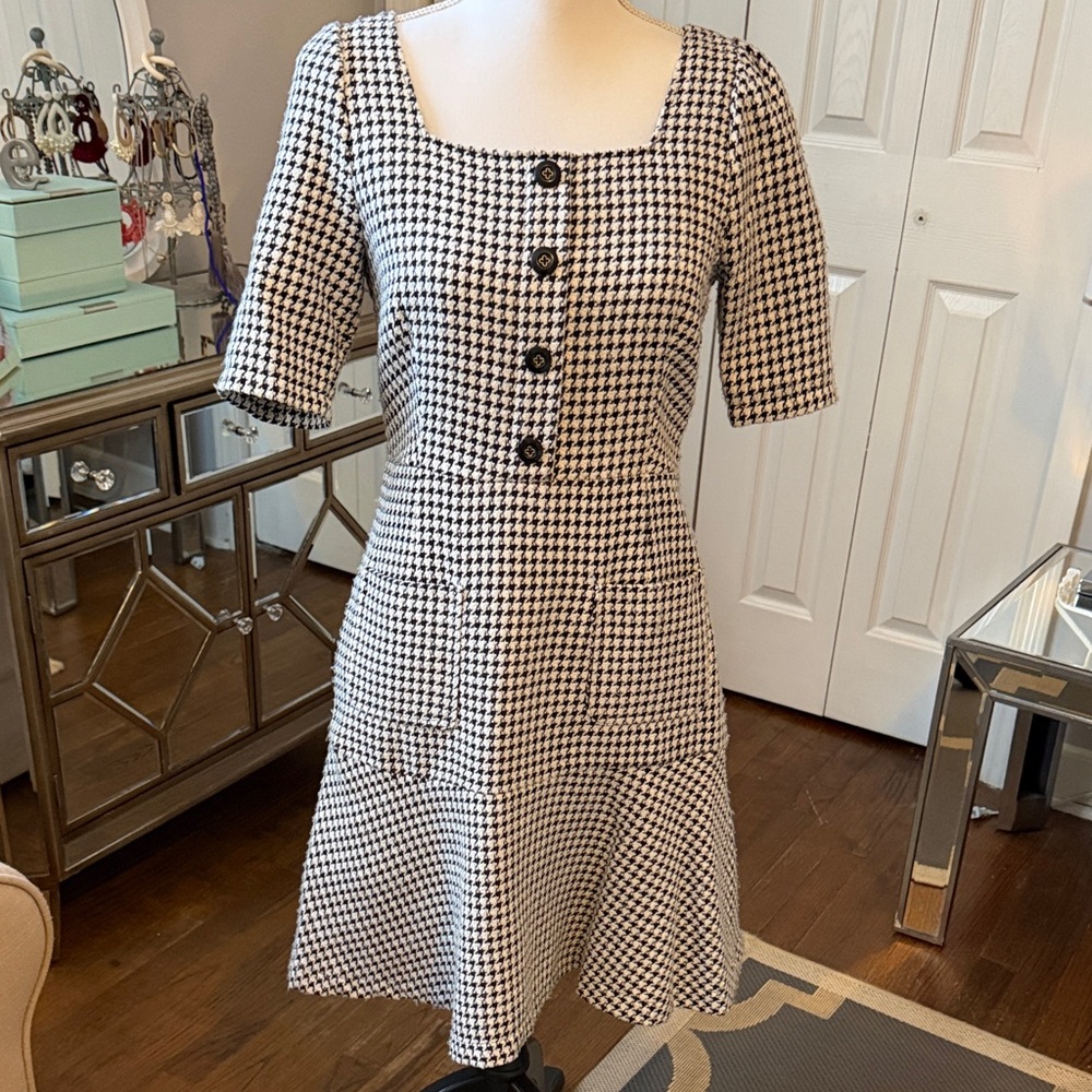 Nicole Miller Black & White NWOT Houndstooth Dress Size 6 Fabulous & Flattering